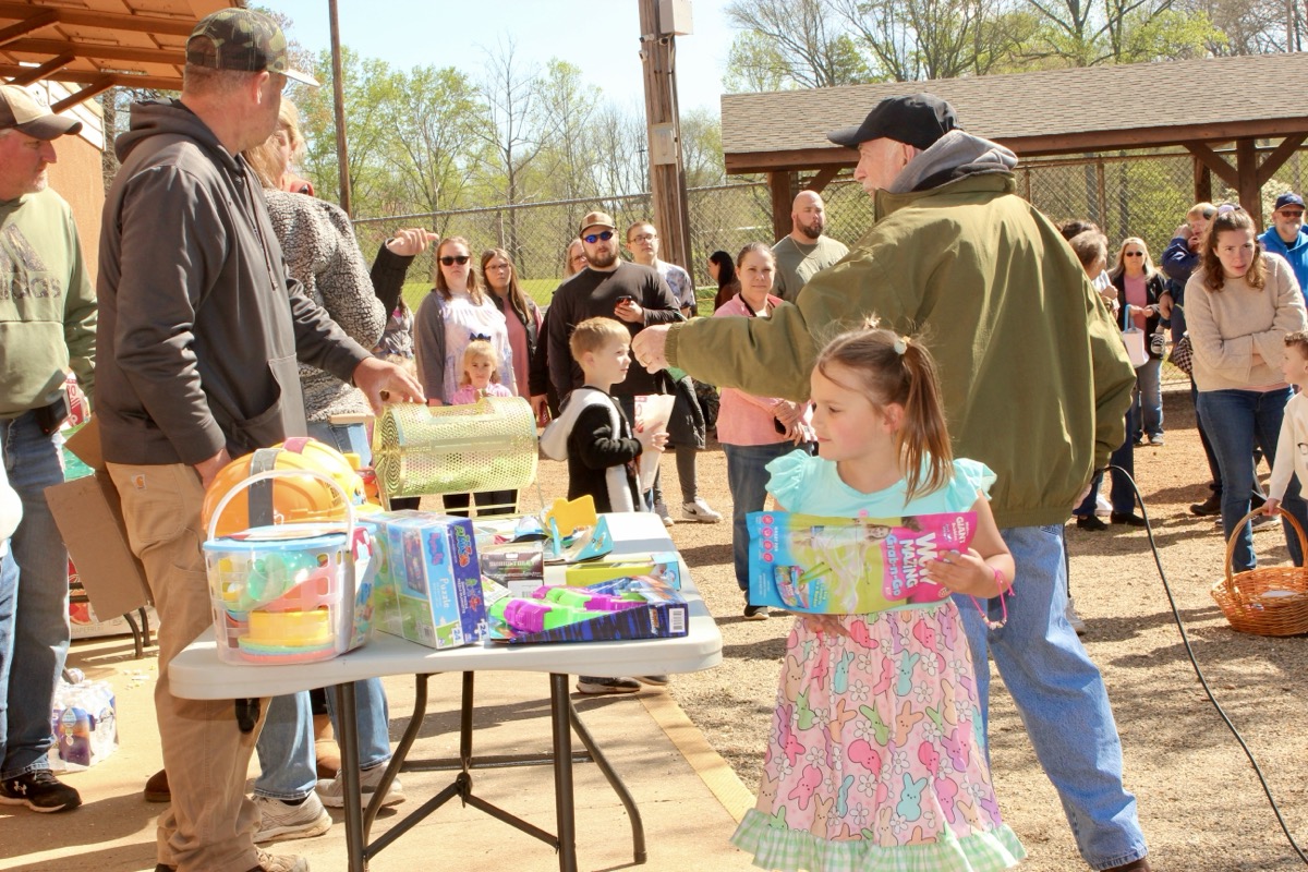 To the delight of local children, the Rec Department added to the fun on Saturday by holding a raffle for Easter and spring-themed prizes. Photo by Brittany Holbrooks
