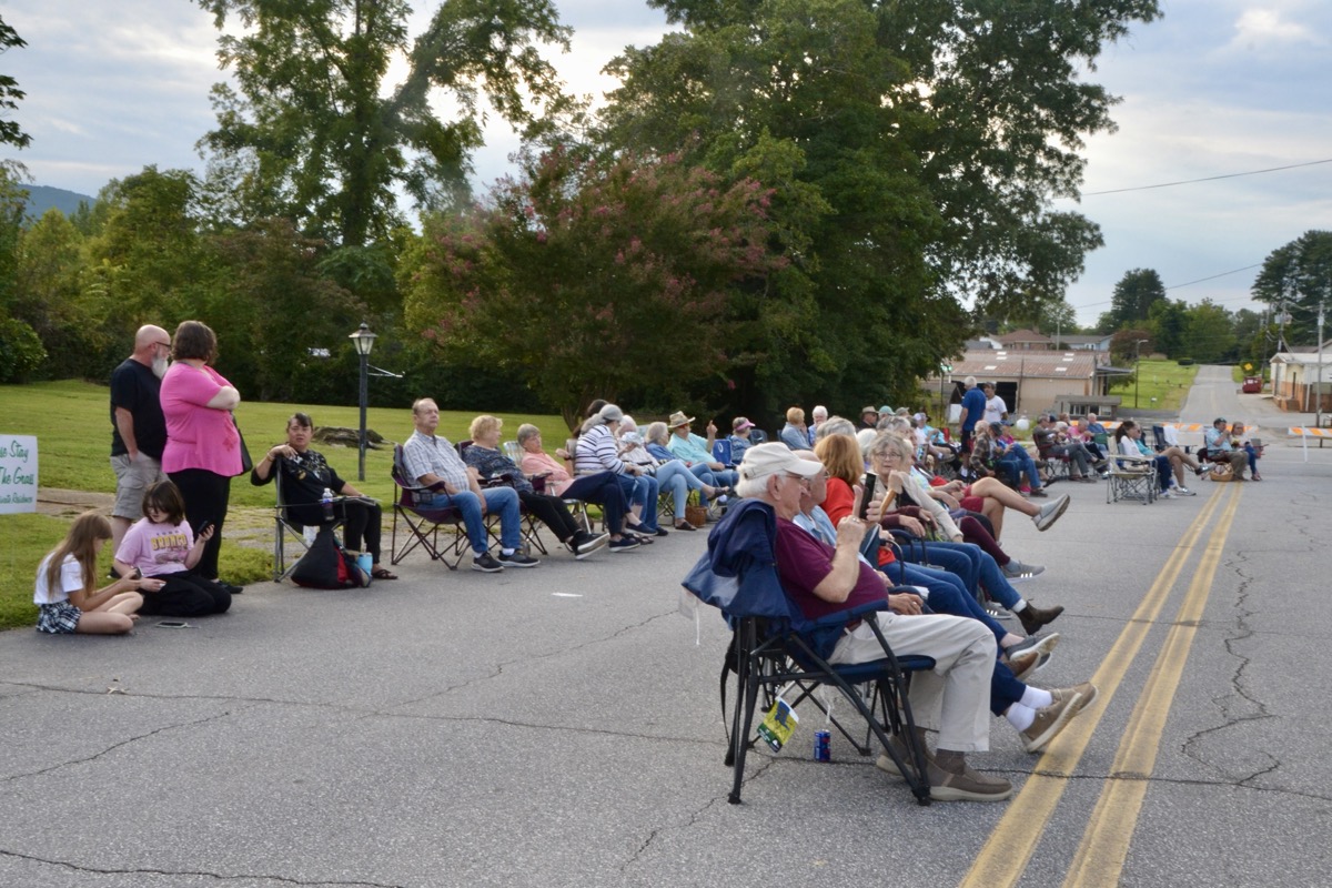 The Woody Gap Band of Steel – the final guest in the 2025 Enchanted Music on the Square Concert Series – captivated a good-sized crowd Sept. 6. Photo by Brittany Holbrooks