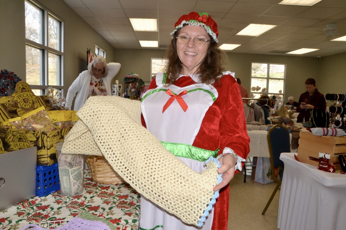 Nikki Sturges of Sweet Comfort Hospice attended the Christmas Bazaar as a vendor to raise money for the nonprofit hospice as well as the Towns County-Union County Volunteers for the Handicapped. Photo by Brittany Holbrooks