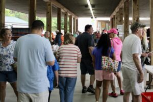 Farmers Market packs them in for season debut