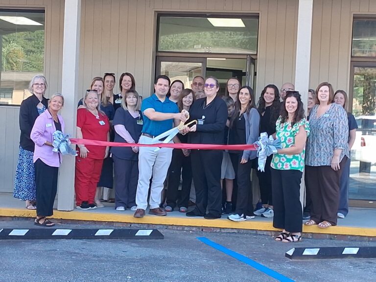 The Georgia Heart Institute held a ribbon-cutting ceremony at its new location in Hiawassee last week. Photo by Brittany Holbrooks