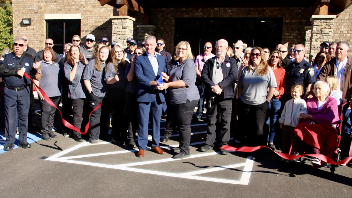 More than 100 people joined Union County 911 to celebrate construction completion with a ribbon cutting last Thursday. Photo by Shawn Jarrard